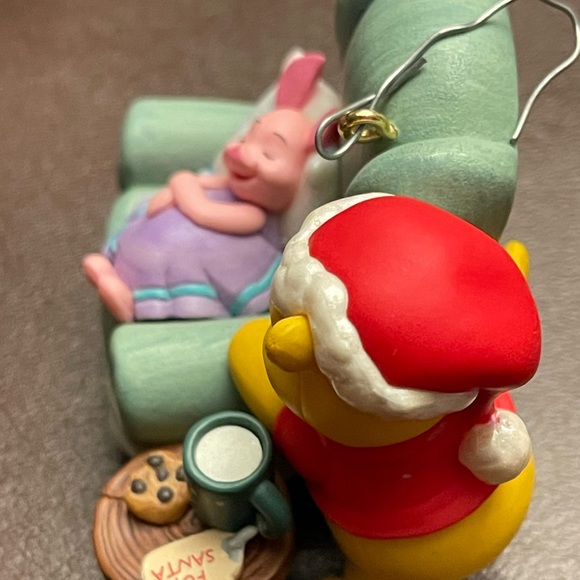 Hallmark Winnie the Pooh collection. - Picture 4 of 8